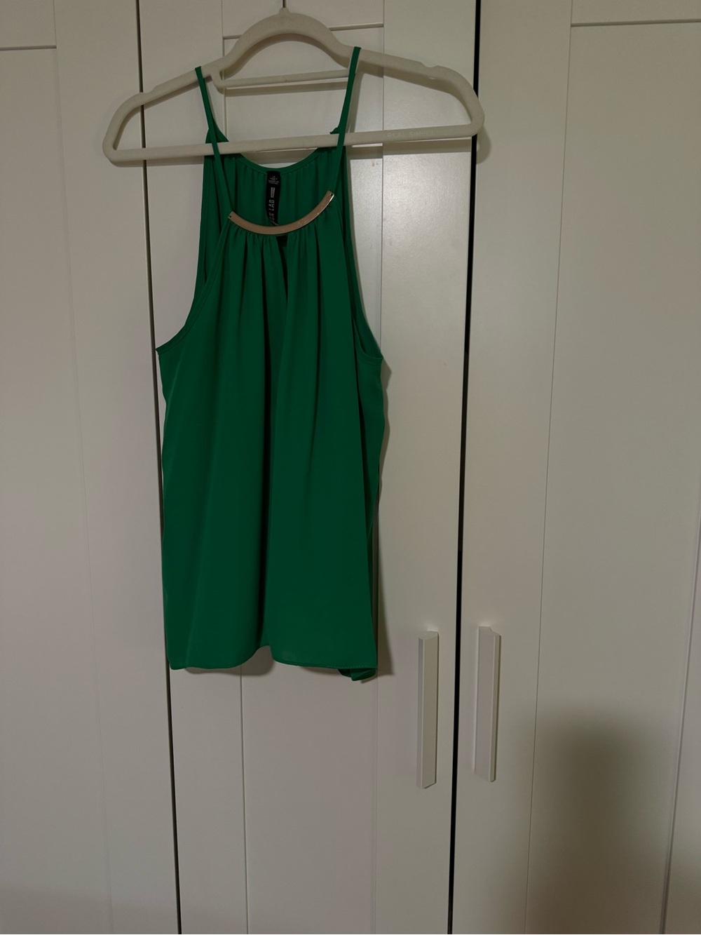 Sleeveless Green Halter Necklace-Trim Women's Top